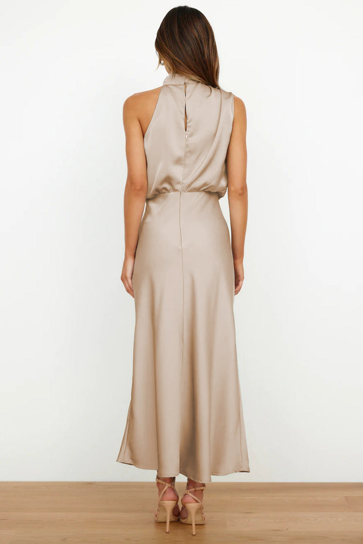 Benthe - Sukienka Midi z Designem Off-the-Shoulder