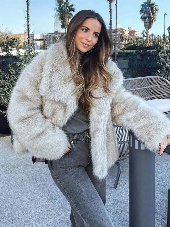 Alena | Elegancka Kurtka z Sztucznego Futra
