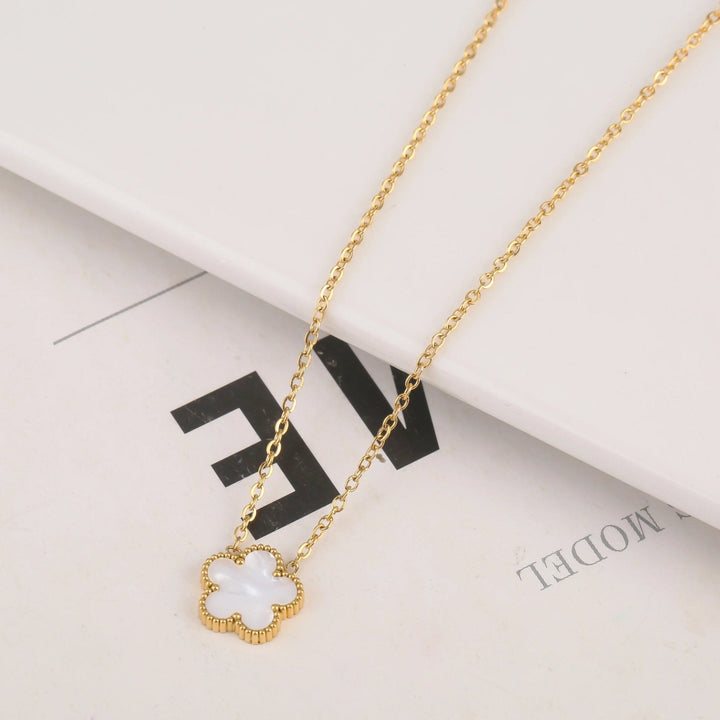 CLOVER | Czerwona łańcuch